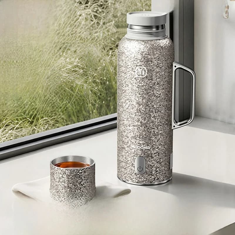 Copo Térmico de Titânio Puro com Exibição de Temperatura, 601-700ml