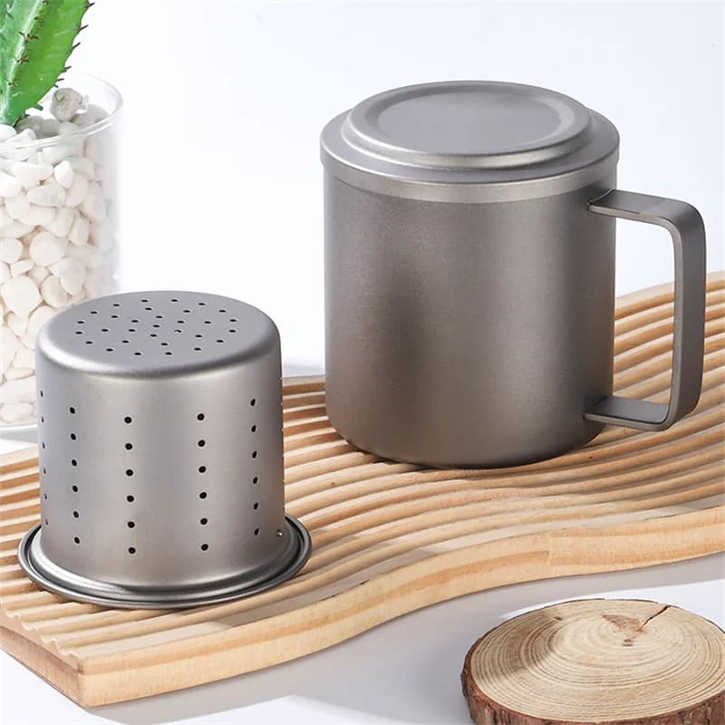Caneca com Infusor de Chá em Titânio Puro 450ml