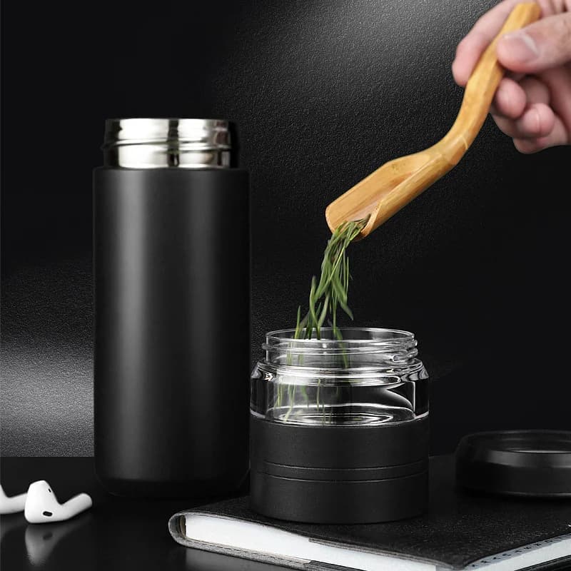 Garrafa Térmica 500 ml com Infusor de Chá