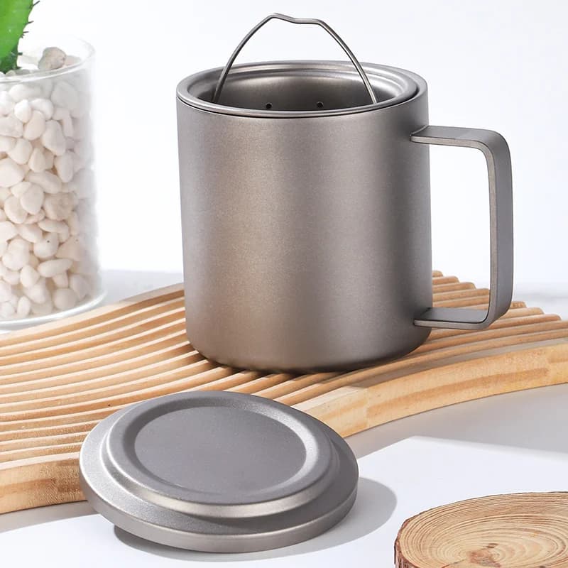 Caneca com Infusor de Chá em Titânio Puro 450ml